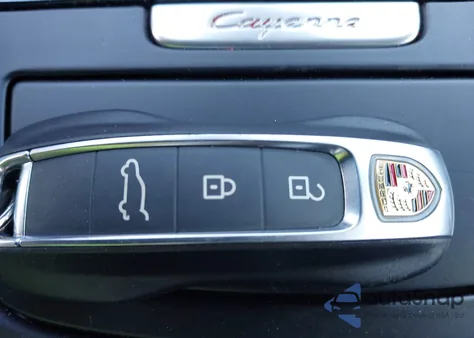 2022 Porsche Cayenne Platinum Edition from USA, damaged, VIN WP1AA2AY7NDA07365